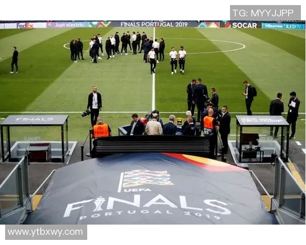 英格兰足球冠军联赛：揭开英格兰足球新晋强队的崛起与历史荣耀