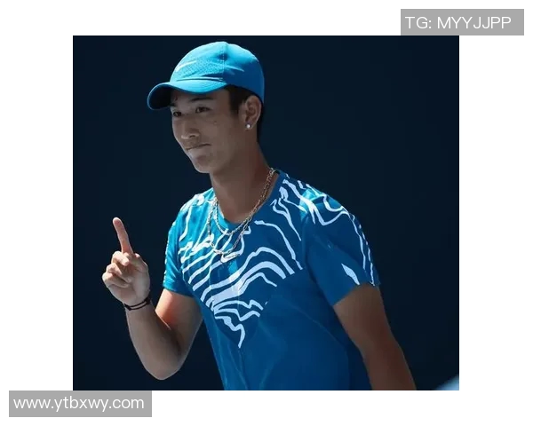 网球小子的成长历程与奋斗精神：从青涩少年到世界级冠军的追梦之路